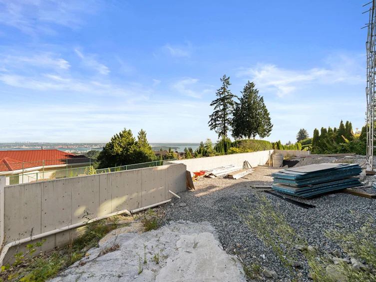1424 Sandhurst Place, West Vancouver, BC, V7S 2P3 - 17