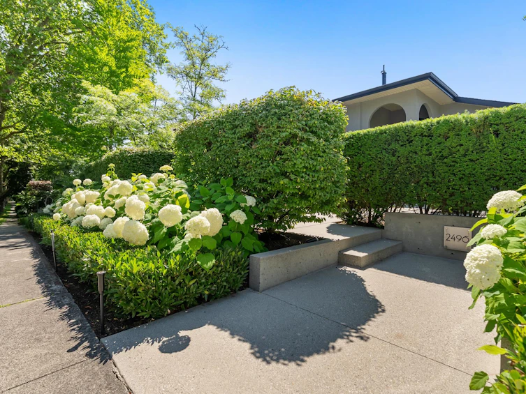 2496 W 36th Avenue, Vancouver, BC, V6M 1L6 - 37