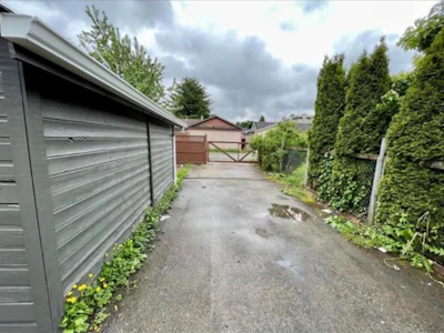 9518 Robson Street - 5