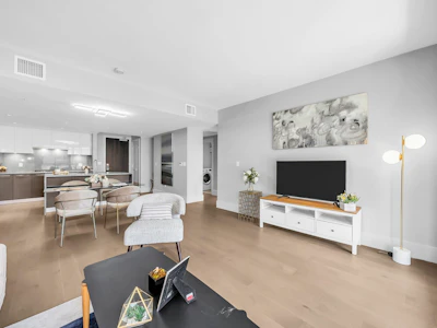 204-2089 W 43rd Avenue - 2