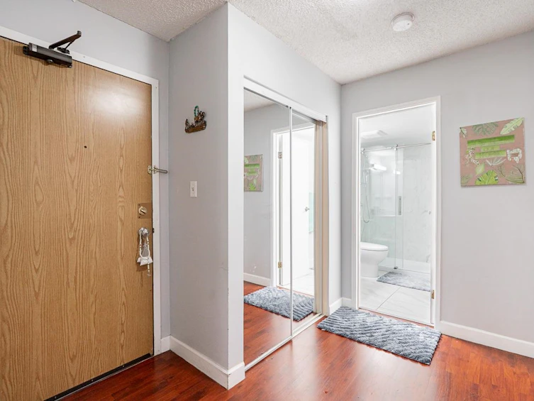 203-10680 151a Street, Surrey, BC, V3R 8T4 - 4