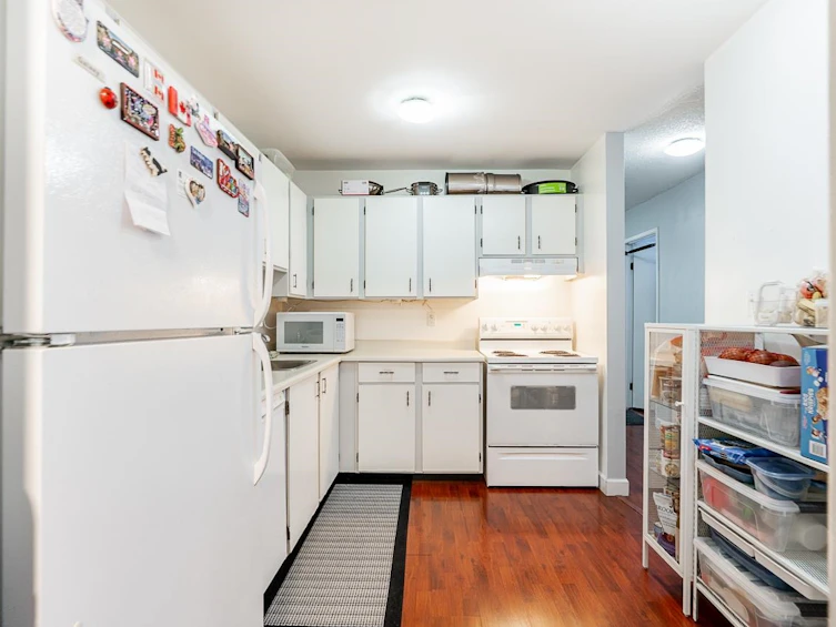 203-10680 151a Street, Surrey, BC, V3R 8T4 - 9