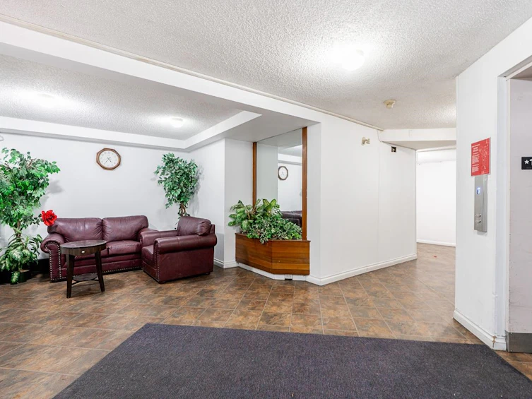 203-10680 151a Street, Surrey, BC, V3R 8T4 - 3