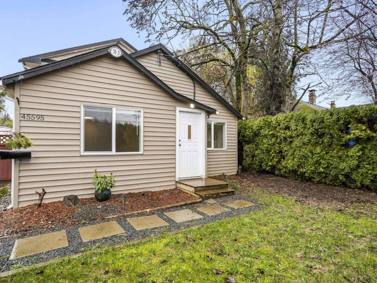 45595 Lewis Avenue, Chilliwack, BC, V2P 3C7