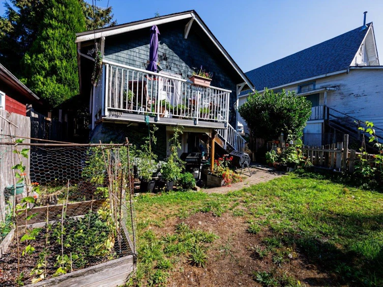 123 E Kings Road, North Vancouver, BC, V7N 1H4 - 25