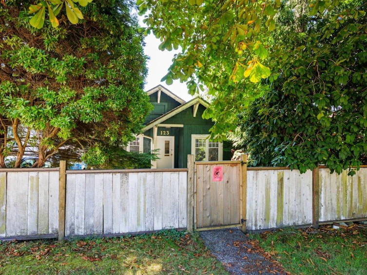 123 E Kings Road, North Vancouver, BC, V7N 1H4 - 2
