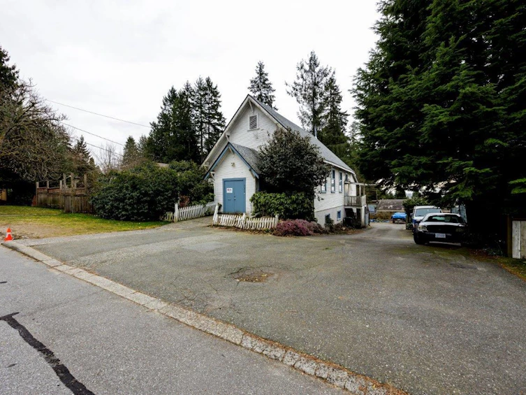 131 E Kings Road, North Vancouver, BC, V7N 1H4 - 12