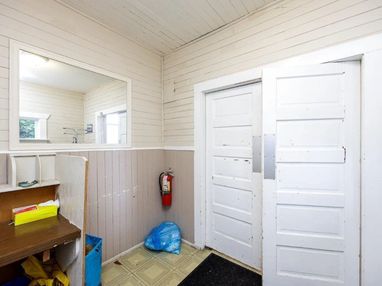 131 E Kings Road, North Vancouver, BC, V7N 1H4 - 33