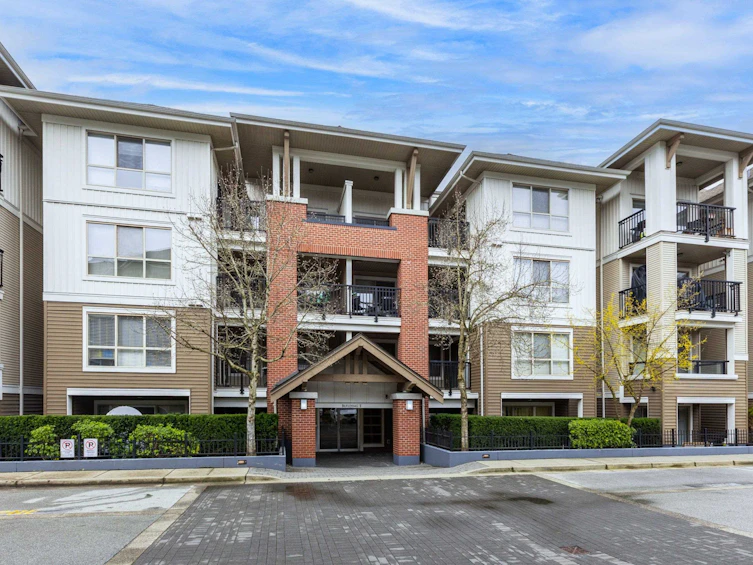 E302-8929 202 Street, Langley, BC, V1M 0B4 - 4