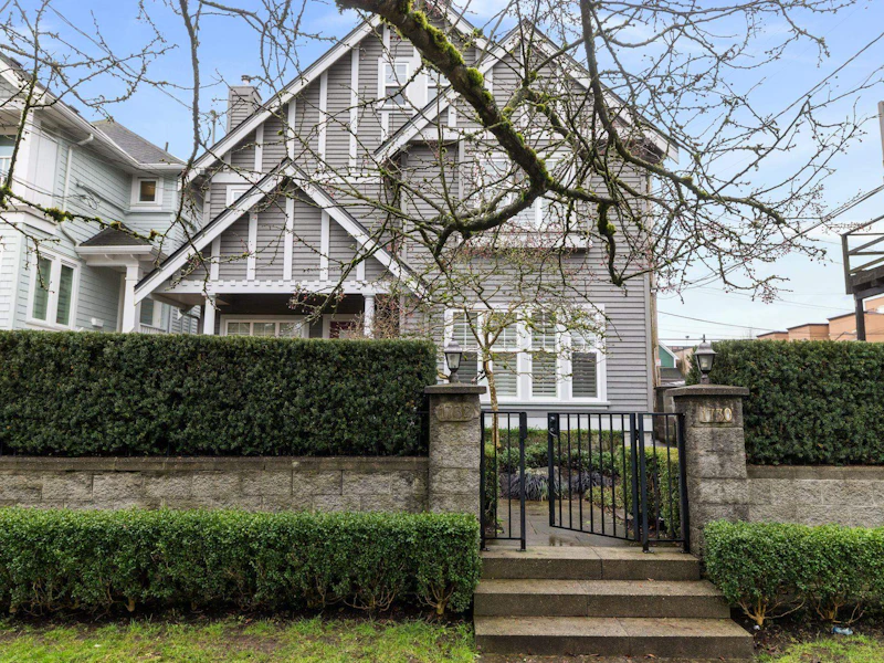 1732 Kitchener Street, Vancouver BC V5L 2W3