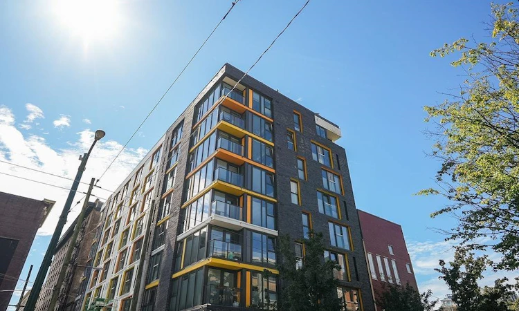 1005-150 E Cordova Street