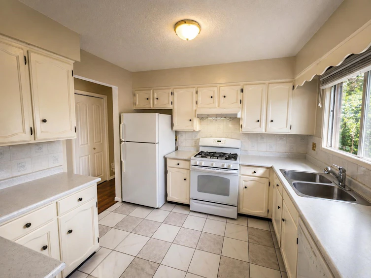 9629 Broadway Street, Chilliwack, BC, V2P 5T7 - 3
