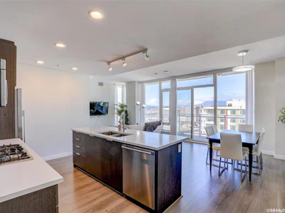 1703-8688 Hazelbridge Way - 4