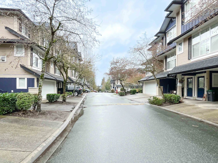 38-18199 70 Avenue, Surrey, BC, V3S 2N9