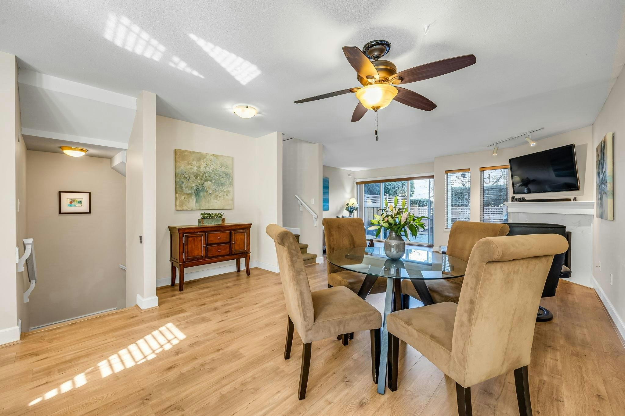 103-245 W 15th Street, North Vancouver, BC, V7M 1S3