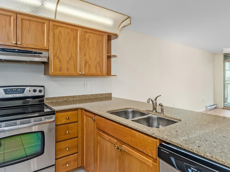 306-48 Richmond Street, New Westminster, BC, V3L 5P4 - 16