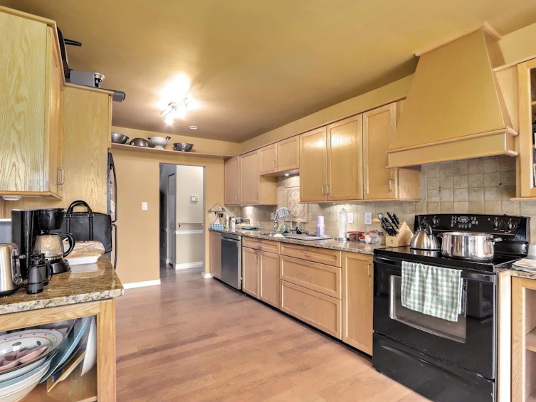 534 Beachview Drive, North Vancouver, BC, V7G 1P9 - 13