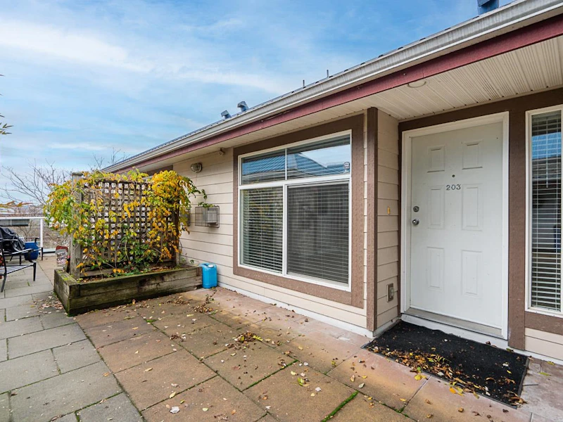 203 - 19705 56th Avenue, Langley BC V3A 3X7