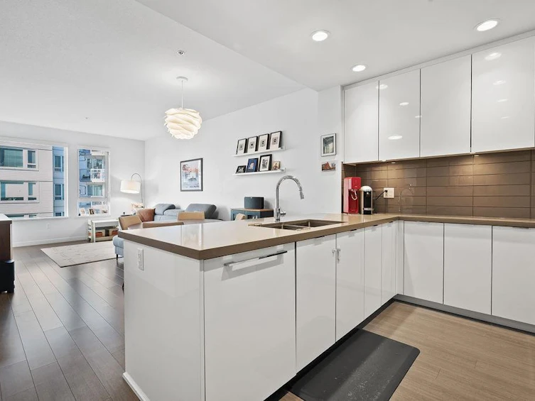 328-255 W 1st Street, North Vancouver, BC, V7M 3G8 - 2