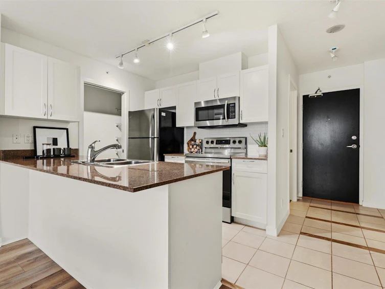 503-933 Hornby Street, Vancouver, BC, V6Z 3G4 - 7