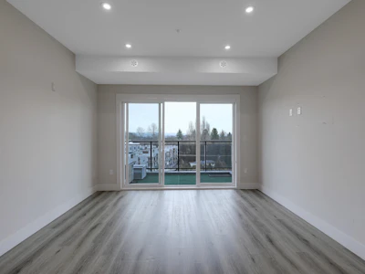 505-6285 King George Boulevard - 5