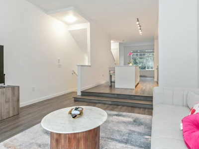 74-15778 85 Avenue - 4