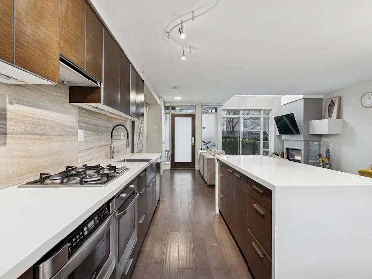 863 Richards Street, Vancouver, BC, V6B 3B4 - 11