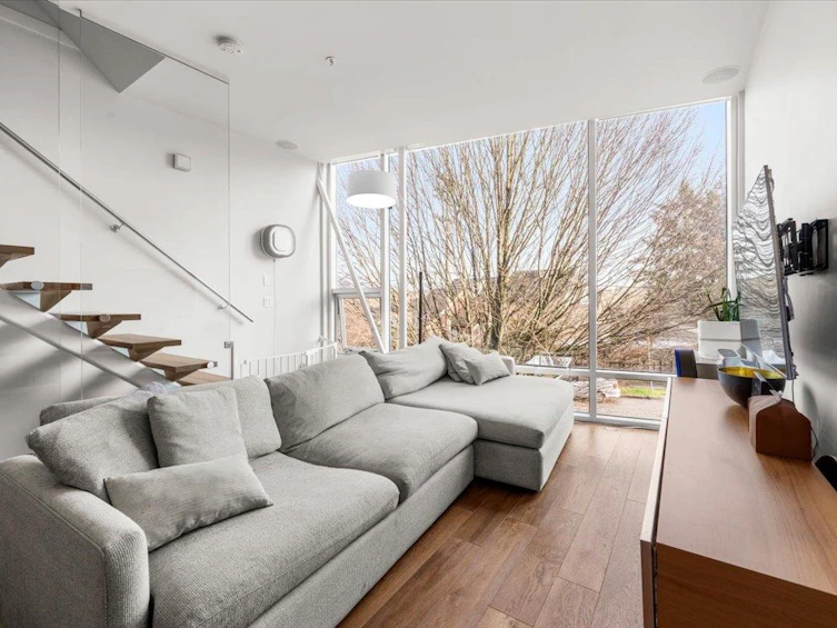 3485 Victoria Drive, Vancouver, BC, V5N 4M5 - 2
