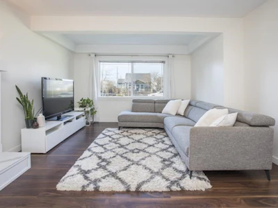 300 Douglas Crescent - 4