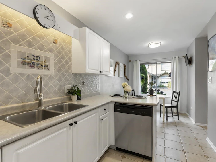 106-8655 King George Boulevard, Surrey, BC, V3W 5C4 - 11