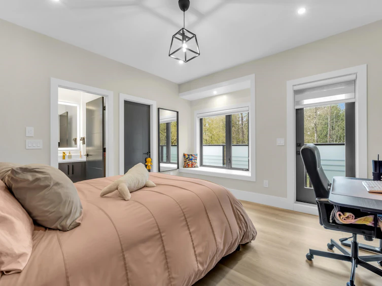 8230 Lakefield Drive, Burnaby, BC, V5E 4G7 - 23