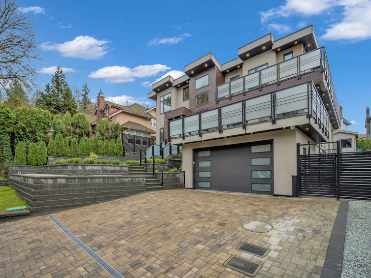 8230 Lakefield Drive, Burnaby, BC, V5E 4G7 - 40