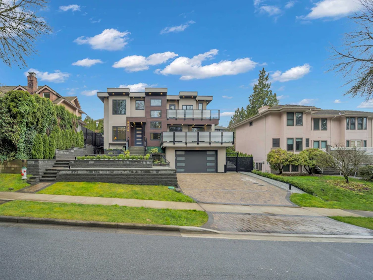 8230 Lakefield Drive, Burnaby, BC, V5E 4G7 - 3