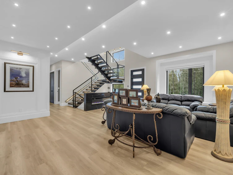8230 Lakefield Drive, Burnaby, BC, V5E 4G7 - 16