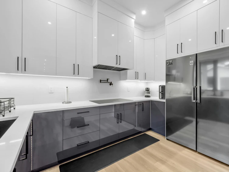 8230 Lakefield Drive, Burnaby, BC, V5E 4G7 - 14