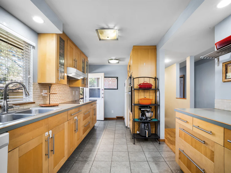 521 Brookmere Avenue, Coquitlam, BC, V3J 1W8 - 8