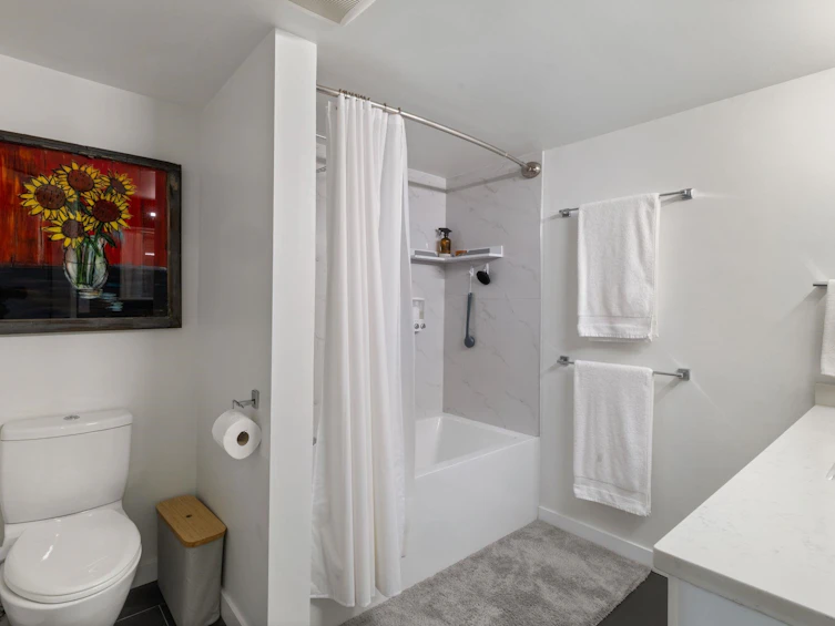 102-1924 Comox Street, Vancouver, BC, V6G 1R4 - 17