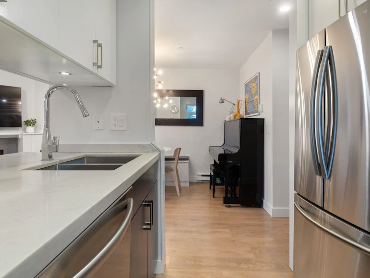 102-1924 Comox Street, Vancouver, BC, V6G 1R4 - 10