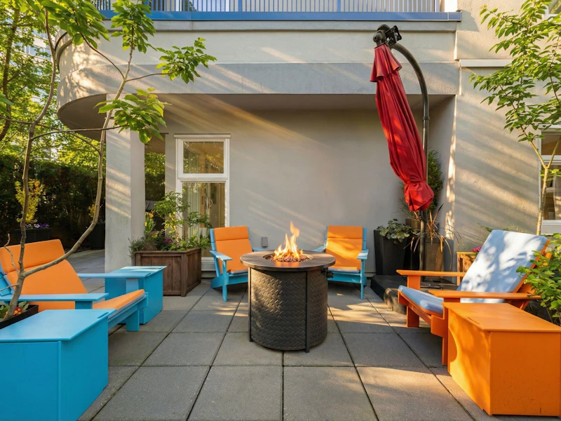 102 - 1924 Comox Street, Vancouver BC V6G 1R4