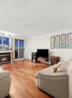 1801 555 Austin Avenue