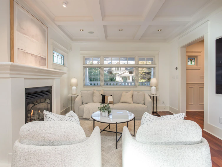 3242 W 3rd Avenue, Vancouver, BC, V6K 1N4 - 3