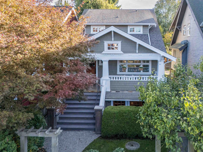 3242 W 3rd Avenue, Vancouver BC V6K 1N4