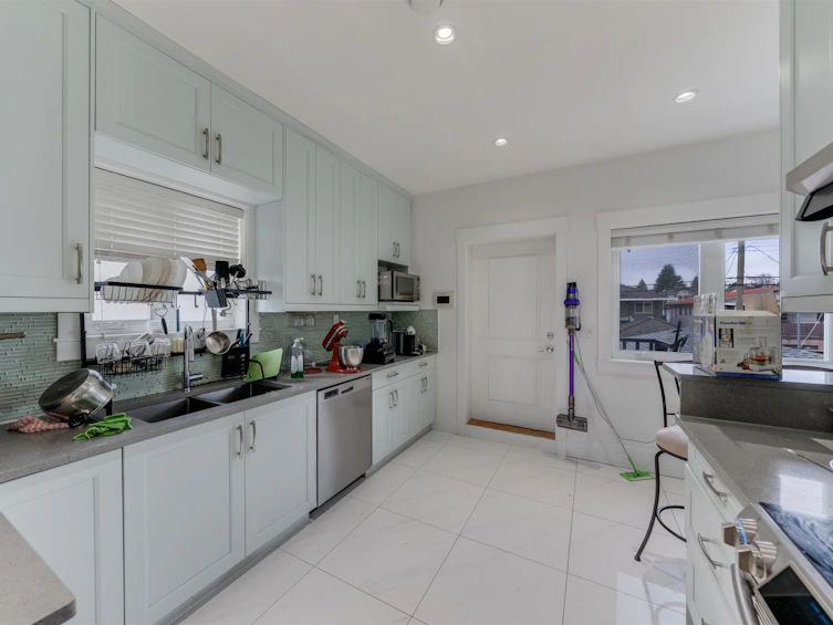 763 E 57th Avenue, Vancouver, BC, V5X 1T3 - 23