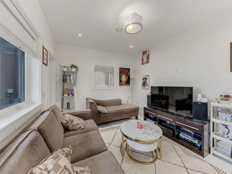 763 E 57th Avenue, Vancouver, BC, V5X 1T3 - 12