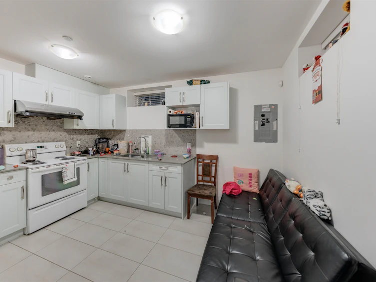763 E 57th Avenue, Vancouver, BC, V5X 1T3 - 13