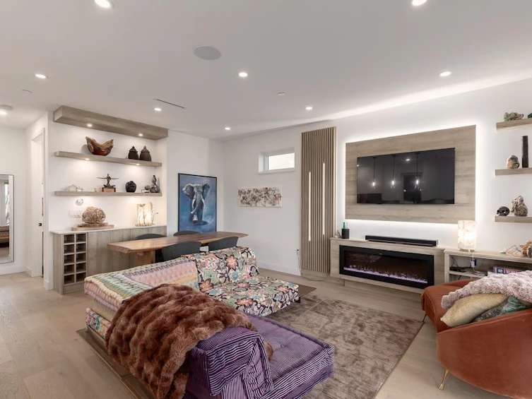 4372 W 13th Avenue, Vancouver, BC, V6R 2T9 - 5