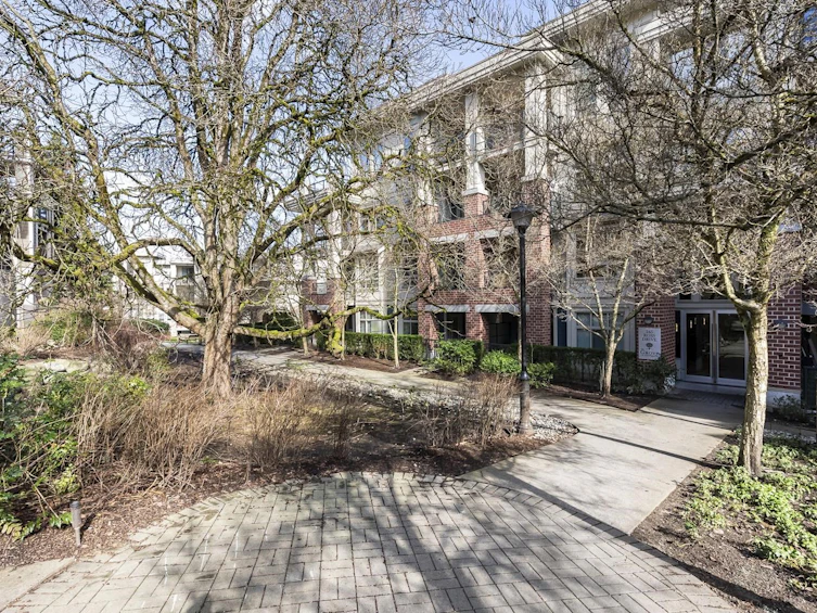 312-245 Ross Drive, New Westminster, BC, V3L 0B6 - 36