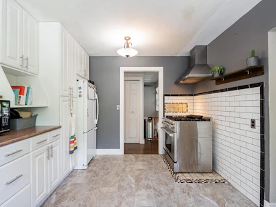 17223 61b Avenue - 5