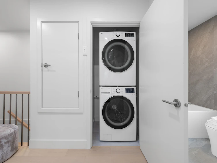 2136 E 10th Avenue, Vancouver, BC, V5N 1Y1 - 19
