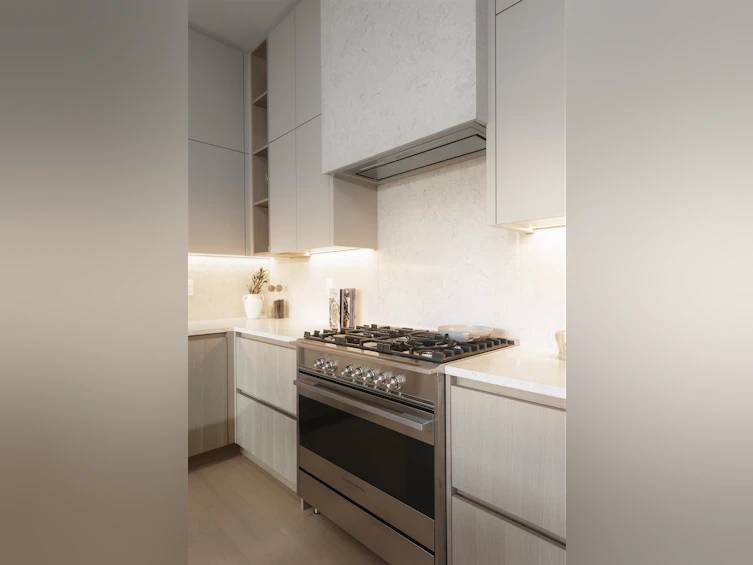 2136 E 10th Avenue, Vancouver, BC, V5N 1Y1 - 5